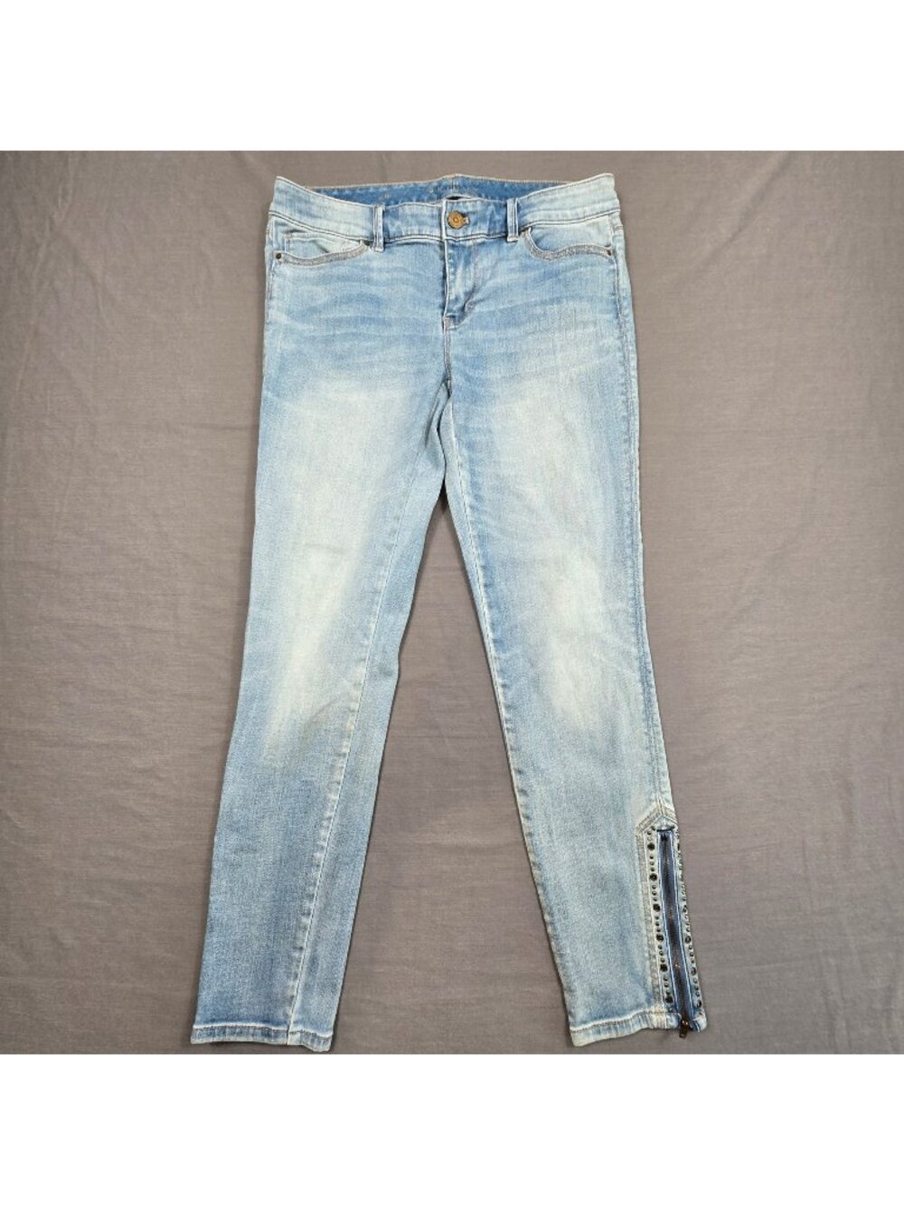 White House Black Market Studded Size 6 Skinny Ankle Jeans Light Wash Denim